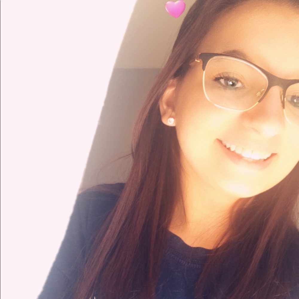 Meet your Posher, Christina